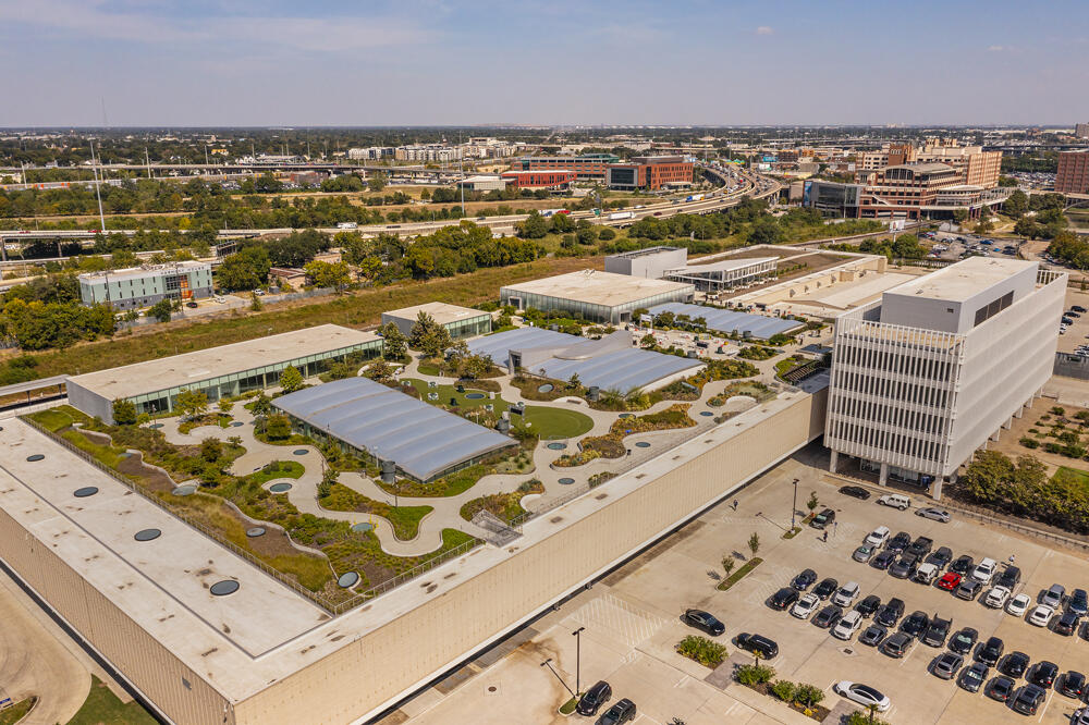 Green roof and amenity space on roof of Houston post office