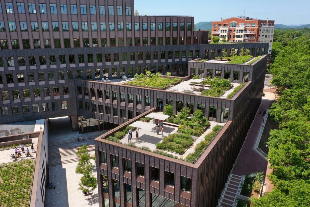 Vegetated Roof and Wood Tile deck amenity space on The CODE Building (Center of Developing Entrepreneurs) 