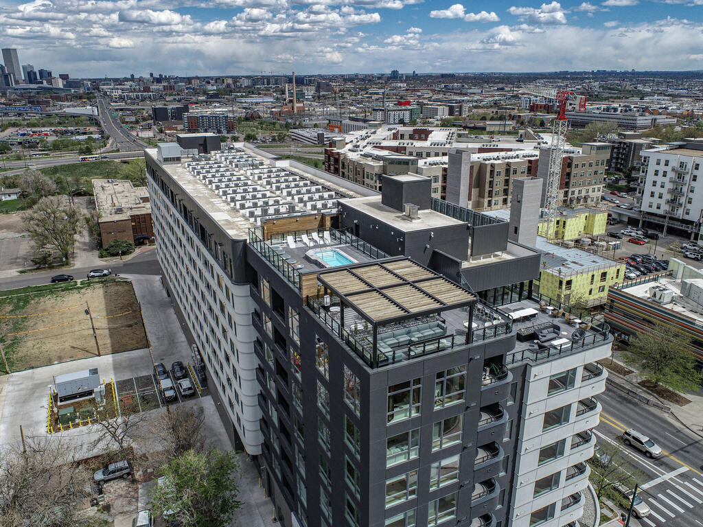 vegetated roof, green roof, amenity deck