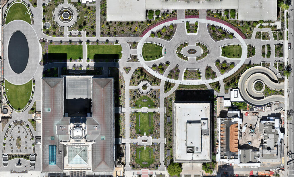 Vegetative plaza